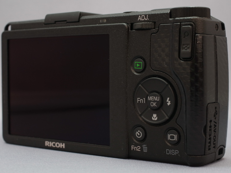 <b>カーボン調（ブラック）</b>