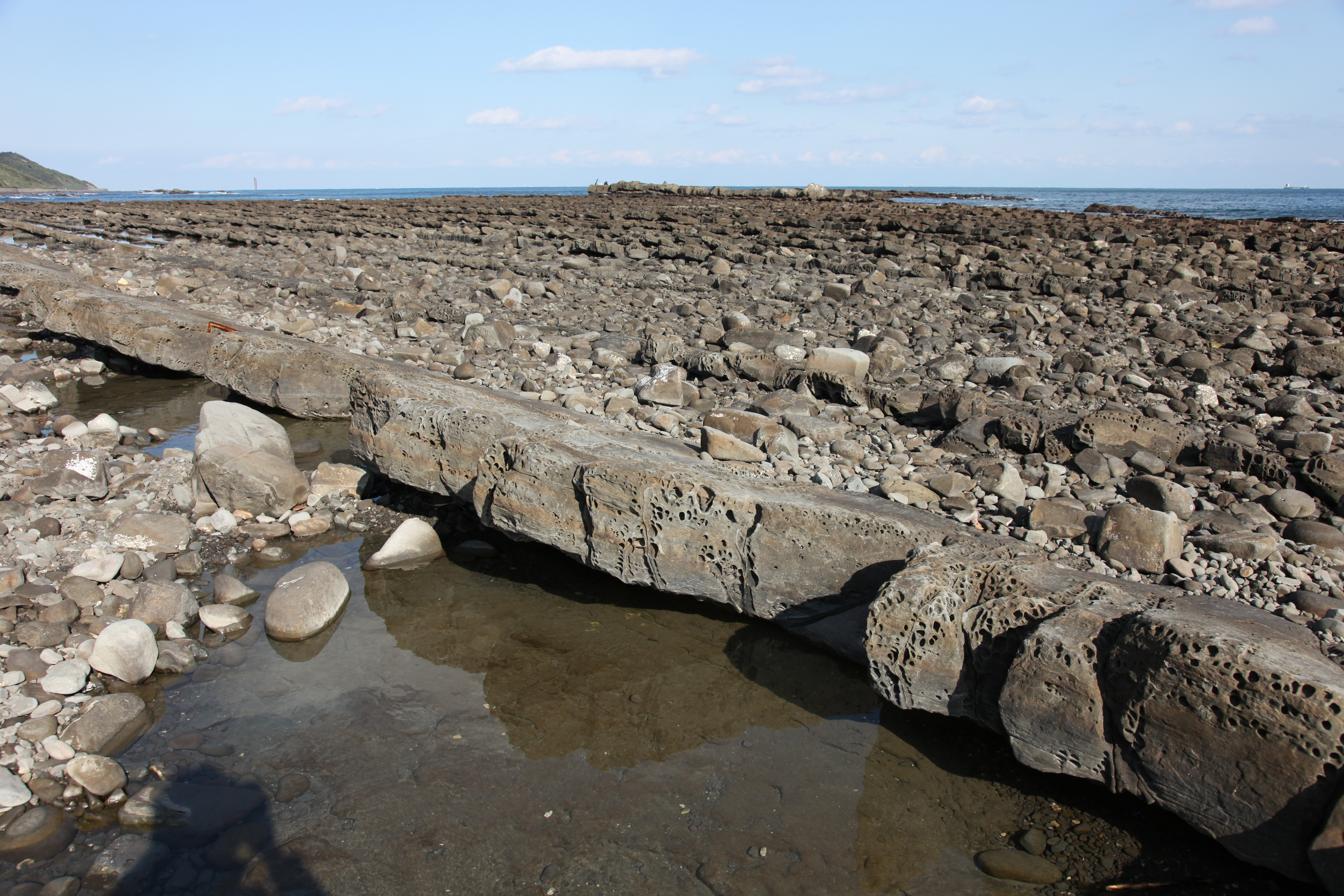 <b>EOS 5D Mark II / EF 24-105mm F4 L IS USM / 約8.4MB / 5,616×3,744 / 1/250秒 / F8 / 0.0EV / ISO100 / WB:オート / 28mm</b>