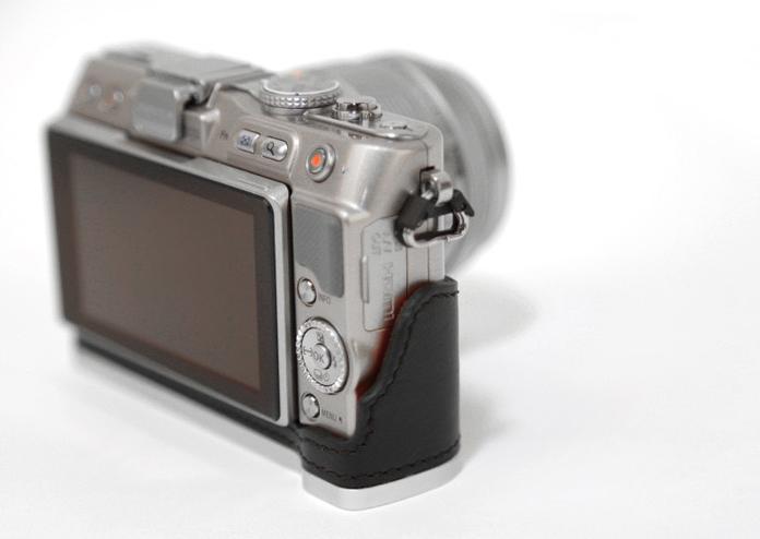 <b>OLYMPUS・E-PL3&amp;PM1用イタリアンレザー製カメラボディケース＆ストラップセット</b>
