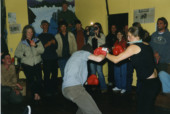 <b>（c）岩根愛</b>