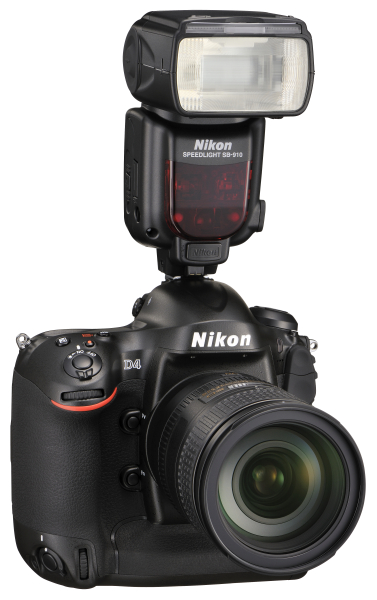 <b>スピードライト「SB-910」の装着例</b>