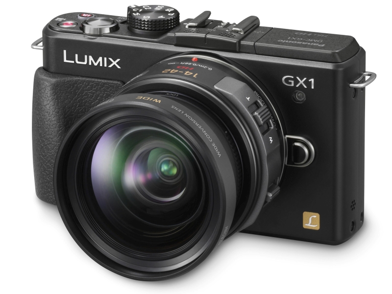 <b>LUMIX DMC-GX1に装着したところ</b>