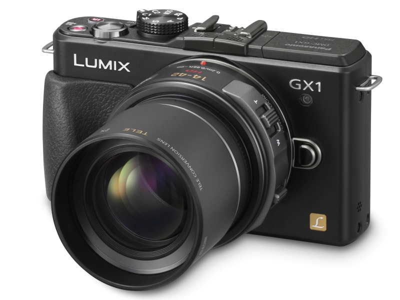 <b>LUMIX DMC-GX1に装着したところ</b>