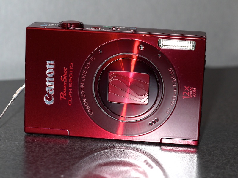 <b>PowerShot ELPH 520 HS（レッド）</b>