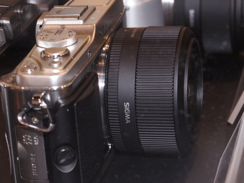<b>SIGMA 30mm F2.8 EX DN</b>