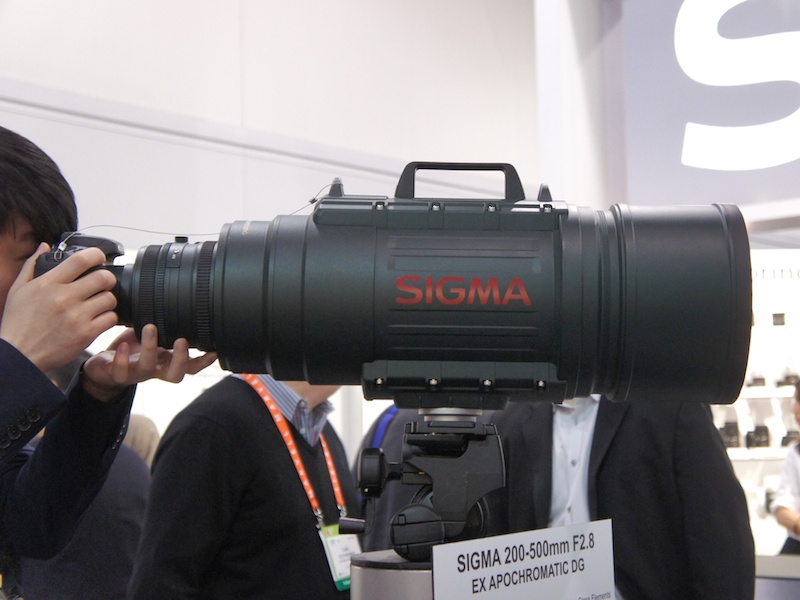 <b>大型イベントでおなじみのAPO 200-500mm F2.8/400-1000mm F5.6 EX DGも登場</b>
