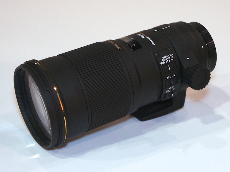<b>SIGMA APO MACRO 180mm F2.8 EX DG OS HSM</b>