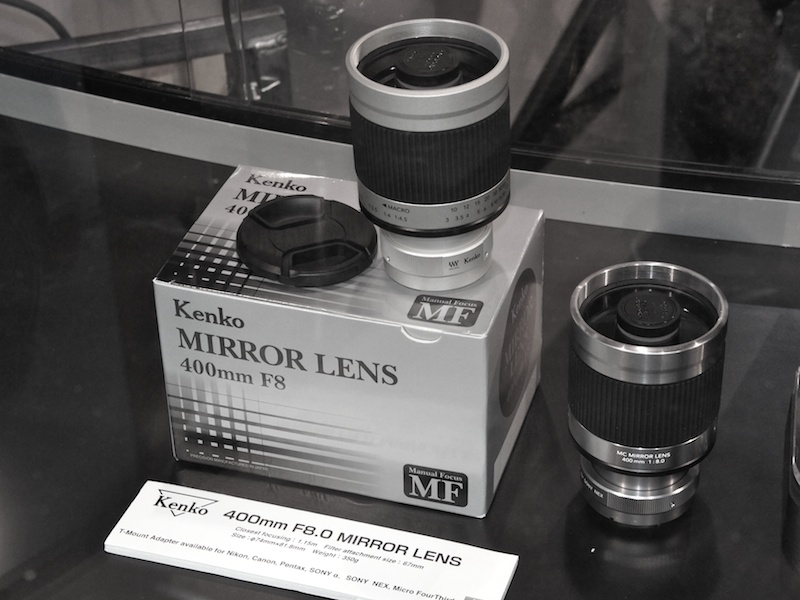 <b>左がマイクロフォーサーズ用。右はEマウント用</b>