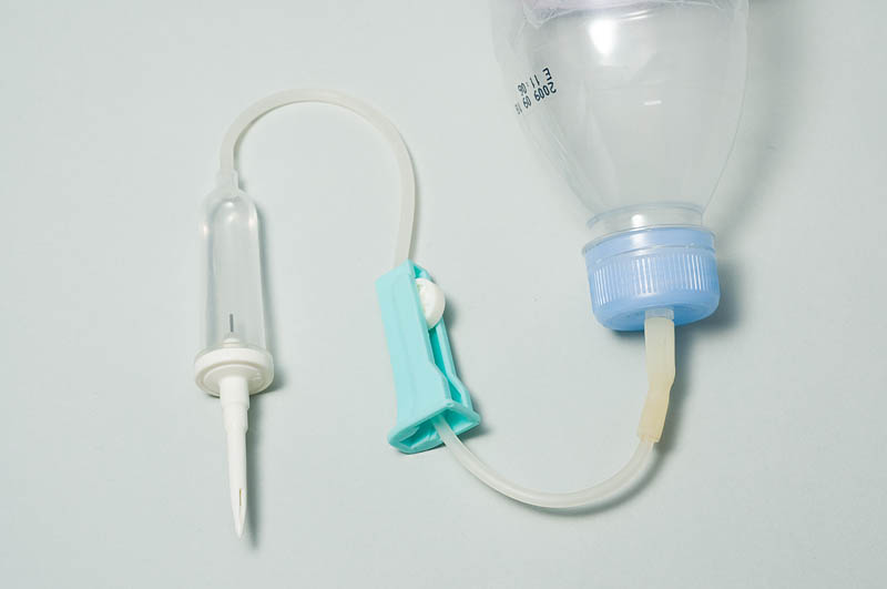 <b>これが「ローラークランプ」。何に使用するものなのかは分からない。ペットボトルに接続して使っている</b>