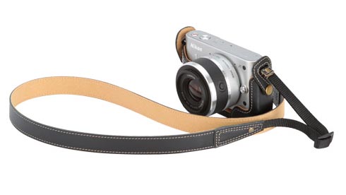 <b>別売の「本革ストラップ20」との組み合わせ例</b>