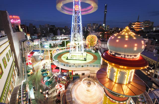 <b>2010年11月23日 台東区 浅草（c）SATO Shintaro</b>