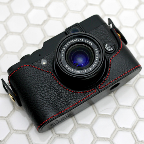 <b>ブラック/レッド</b>