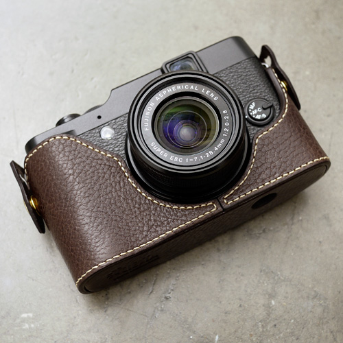 <b>ダークブラウン</b>