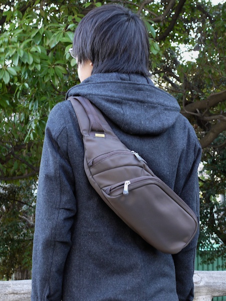 <b>LCS-EMEの使用例。写真はブラウン。他にブラックも</b>