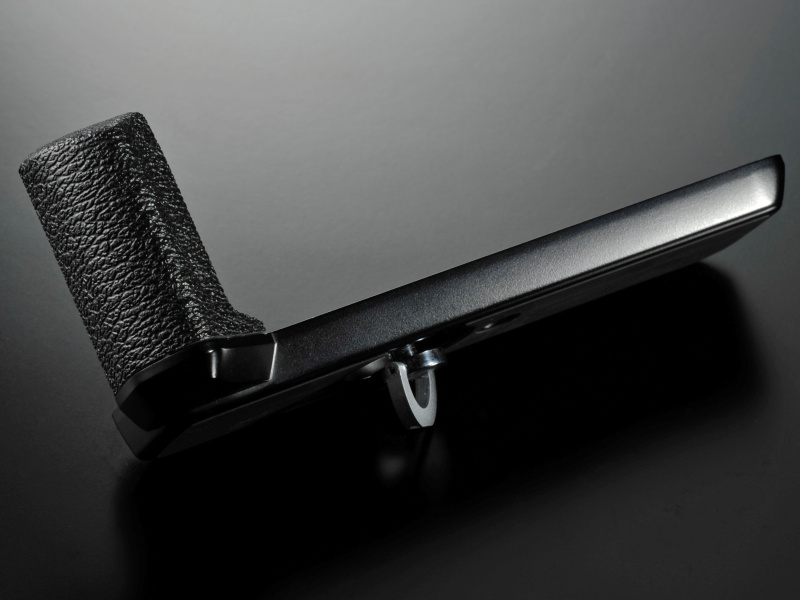 <b>オプションでハンドグリップやクリップオンストロボも用意した</b>