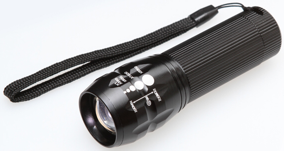 <b>白色LEDライトとしても使用できる</b>