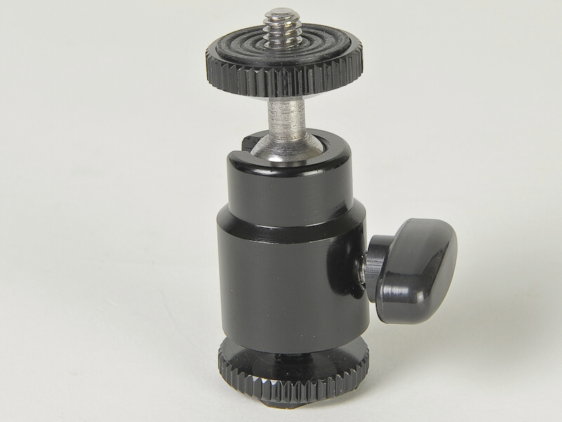 <b>こちらも付属品のシューマウント</b>