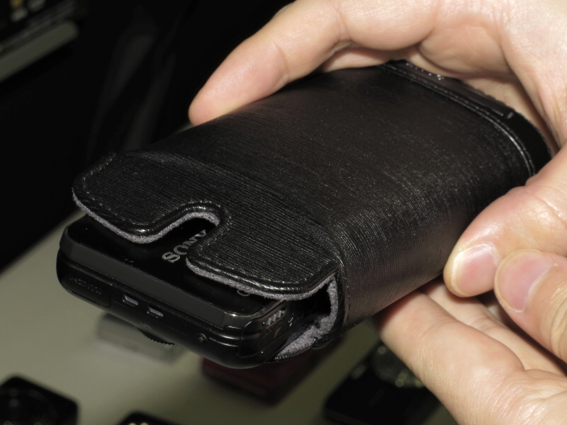 <b>専用ケース「LCS-WM」も用意する。価格は3,255円</b>