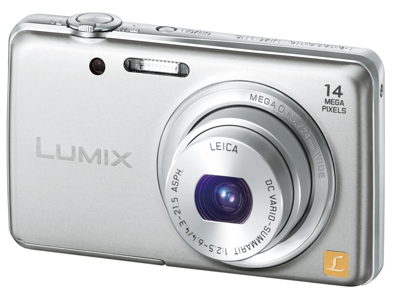 <b>LUMIX DMC-FH6（シルバー）</b>