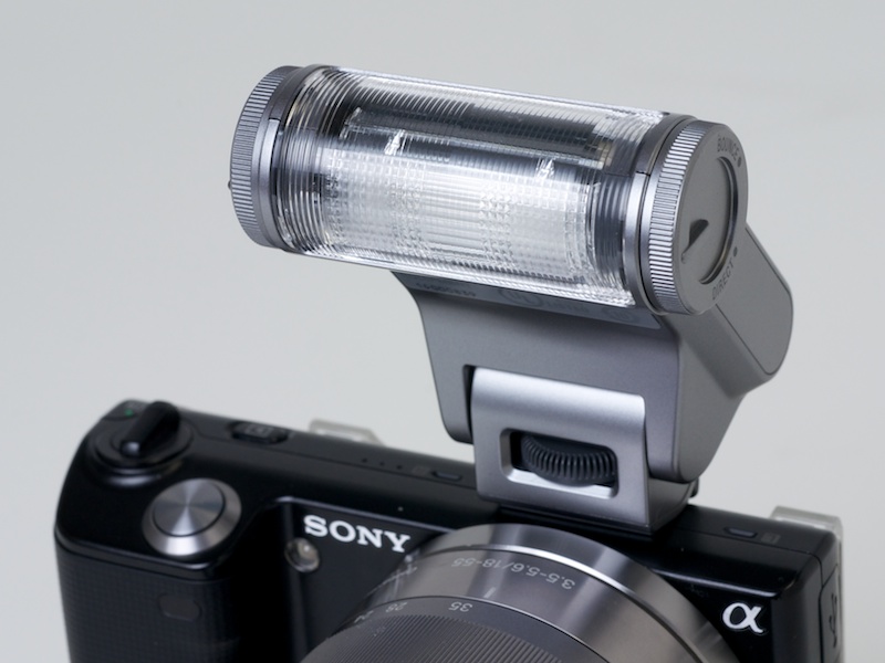 <b>WIDE。TELEとWIDEは右手側のダイヤルで切り替える</b>