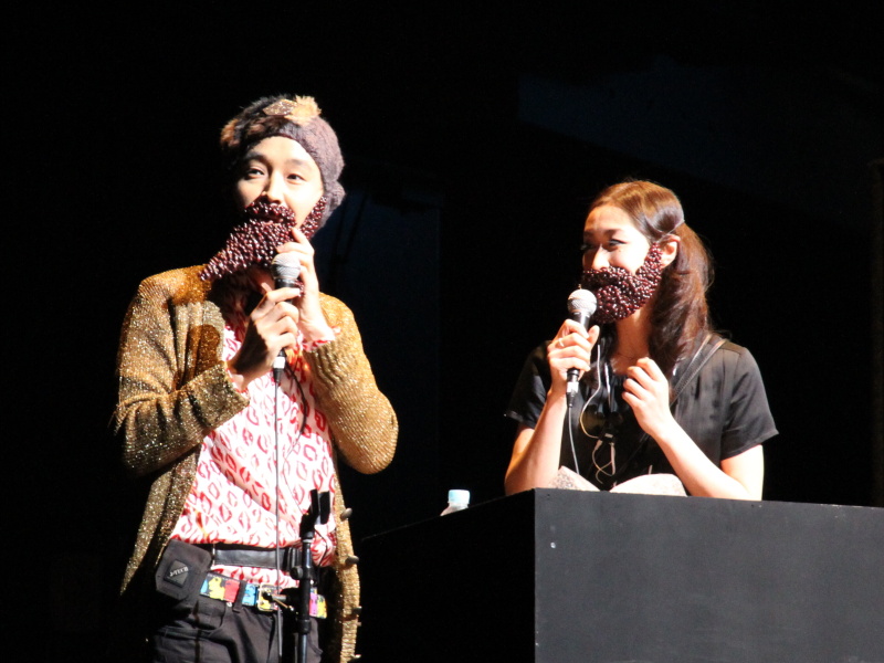 <b>境貴雄氏のプレゼン中、司会の2名がアズラーになる一幕も</b>