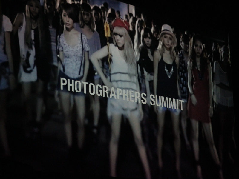 <b>オープニングムービーを上映</b>