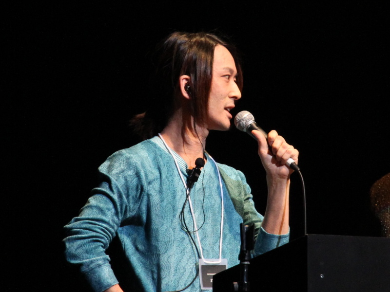 <b>主宰の山田敦士氏。全ステージ終了時に挨拶した</b>