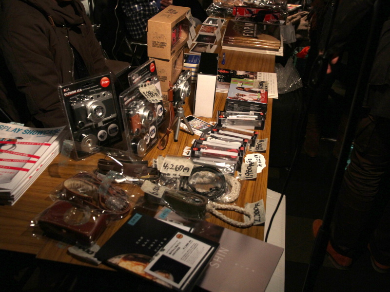 <b>物販コーナーも用意</b>