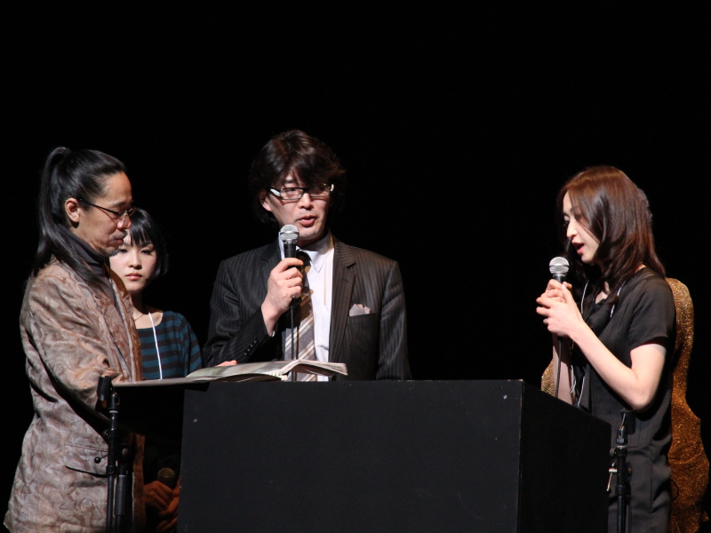 <b>最後のプログラムで「ポートフォリオ賞」を発表・表彰した</b>