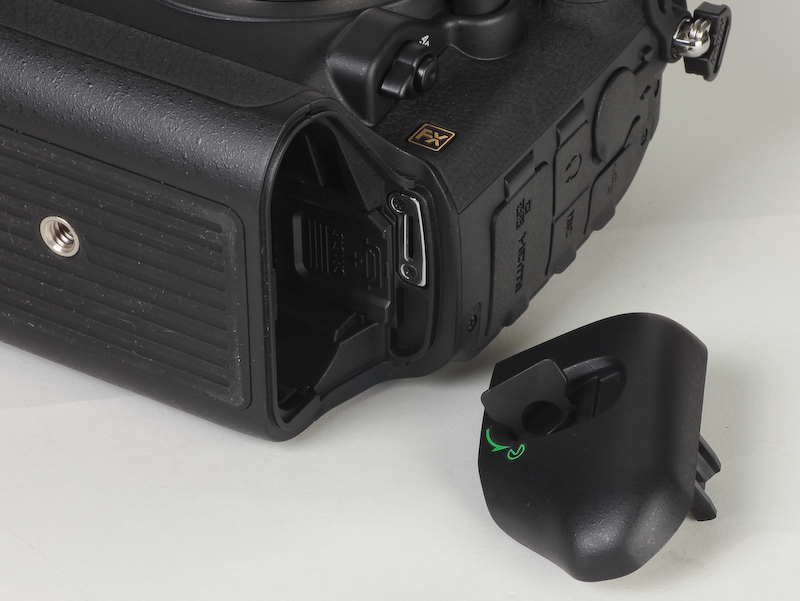 <b>バッテリー室</b>