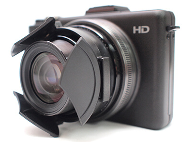 <b>オリンパスXZ-1への装着例</b>