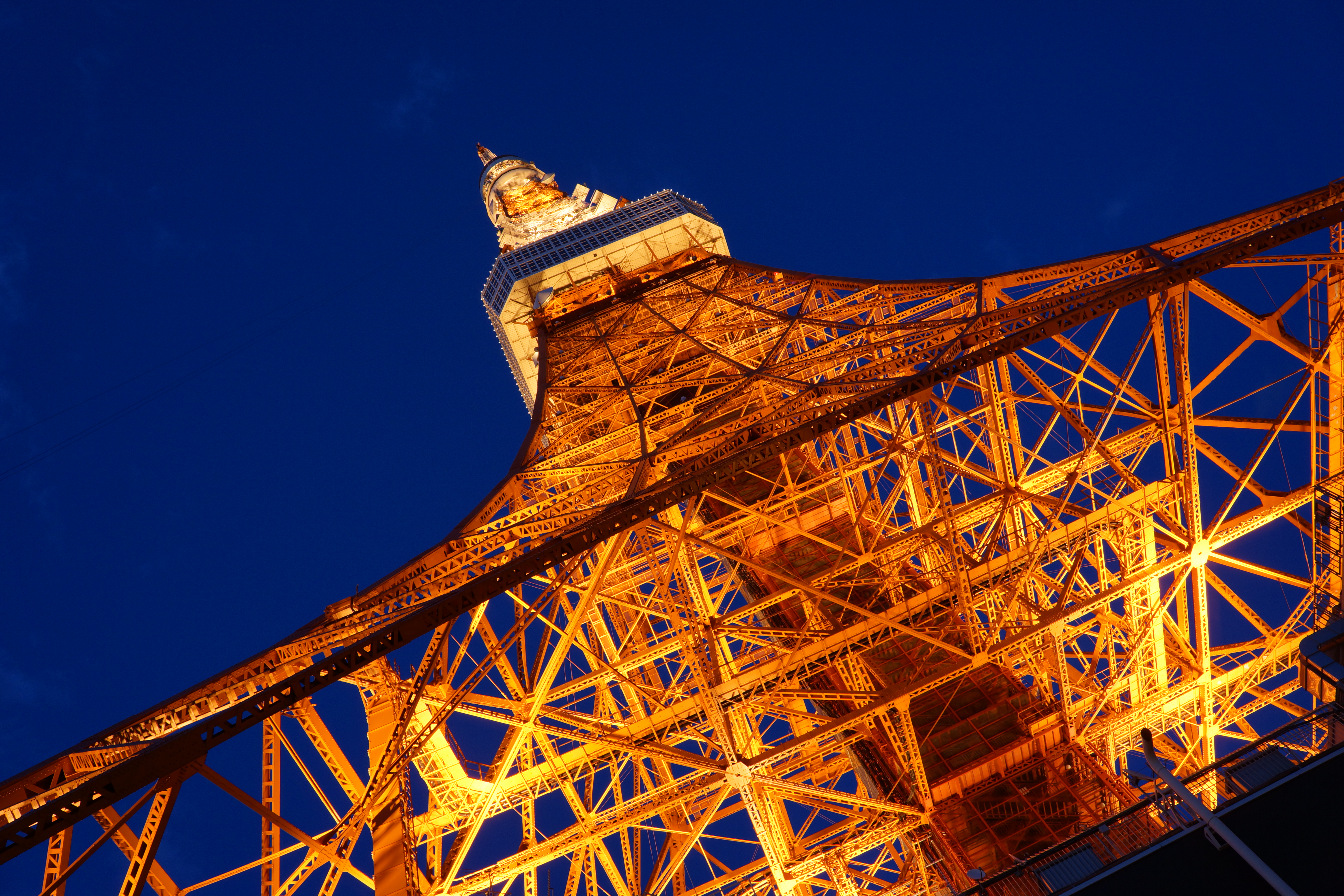 <b>NR:弱 / ISO200 / NEX-7 / E 18-55mm F3.5-5.6 OSS / 9.6MB / 6,000×4,000 / 1/5秒 / F8 / +0.3EV / WB:オート / 18mm</b>