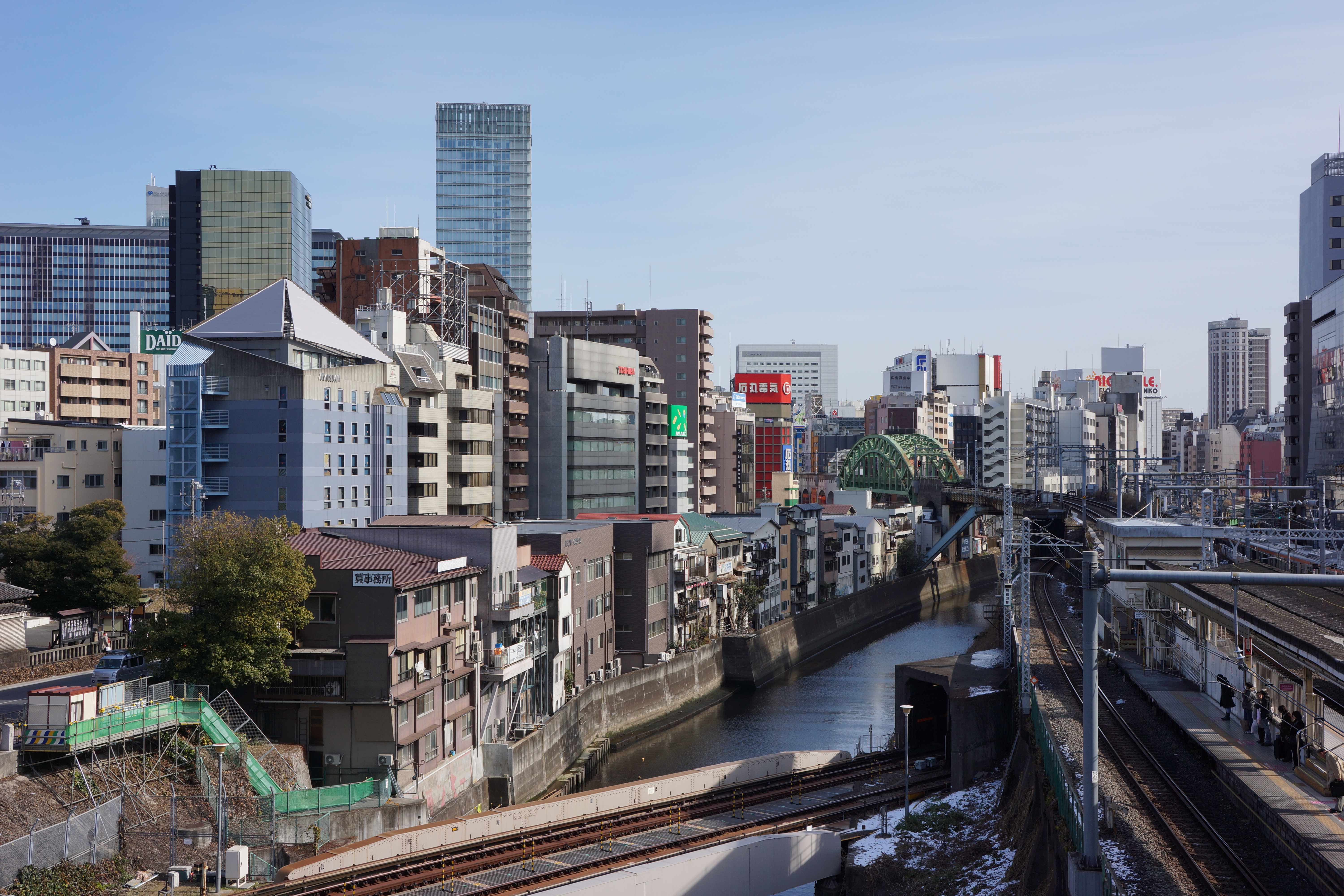 <b>ピクチャーエフェクト:オフ / NEX-7 / E 18-55mm F3.5-5.6 OSS / 8.7MB / 6,000×4,000 / 1/320秒 / F8 / 0.0EV / ISO100 / WB:オート / 27mm</b>