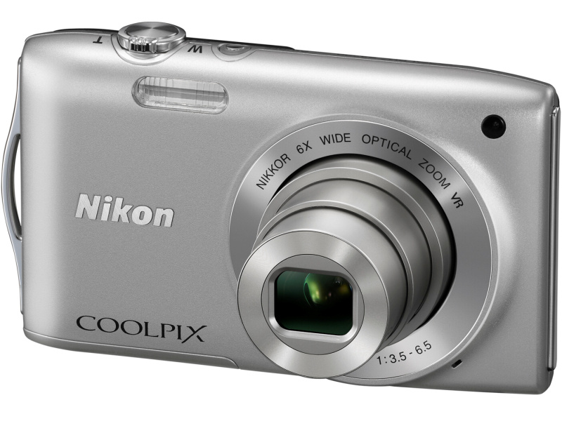 <b>COOLPIX S3300（クリスタルシルバー）</b>