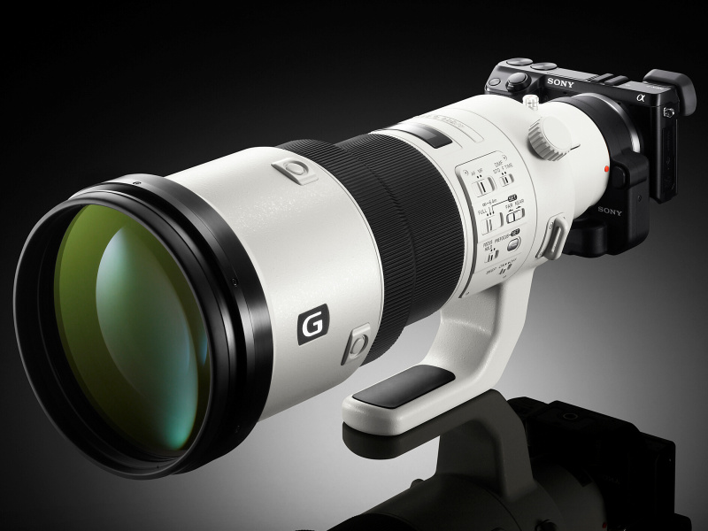 <b>アダプター経由でNEX-7に装着したところ</b>