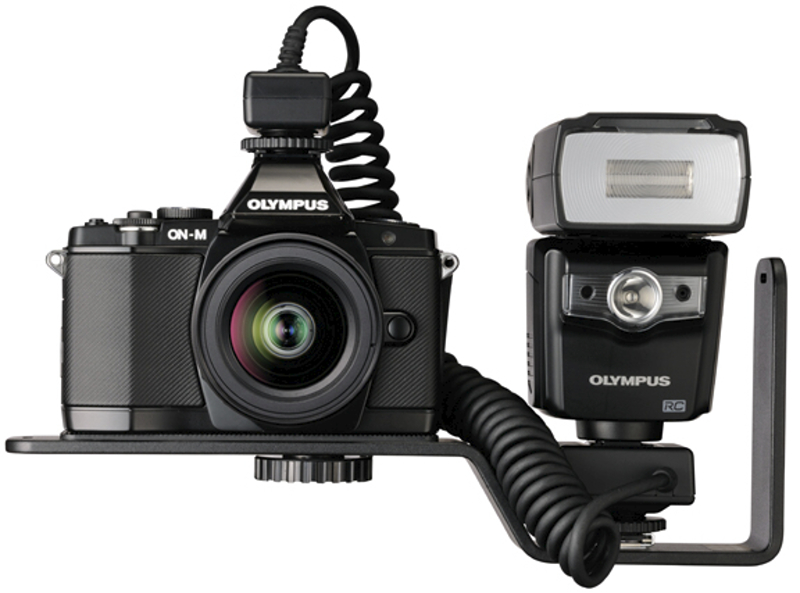 <b>「フラッシュブラケットプロFL-BKP02」との併用例</b>