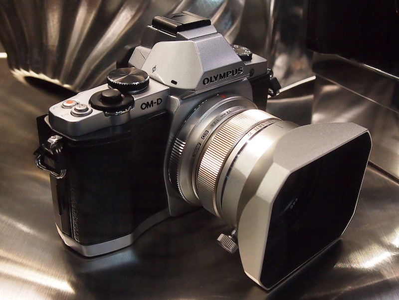 <b>M.ZUIKO DIGITAL ED 12mm F2を装着したところ</b>