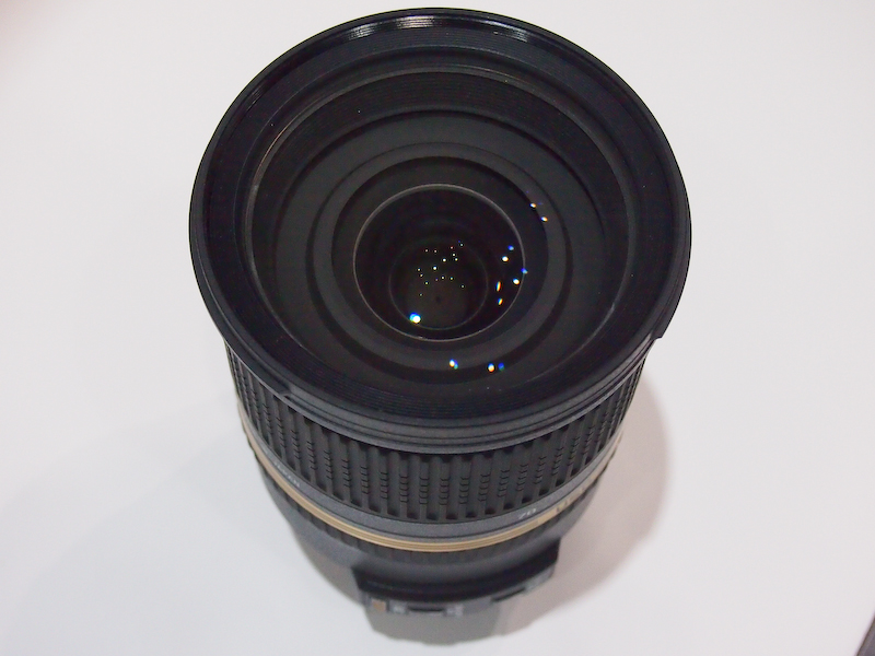 <b>フィルター径は82m。水滴が浸入しにくいという簡易防滴仕様</b>