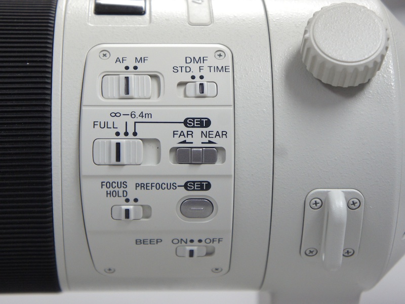 <b>側面のスイッチ類</b>