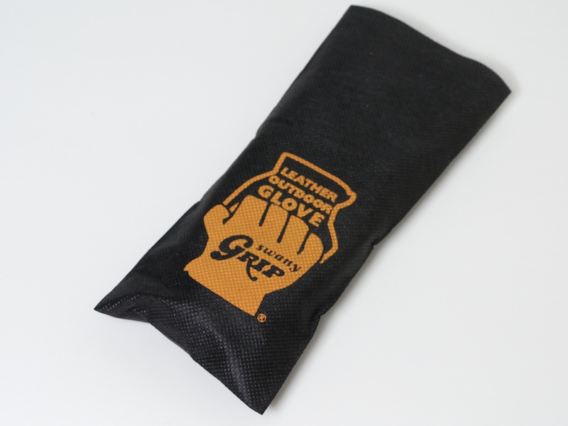 <b>Grip Swanyのロゴ入り収納袋が付属</b>