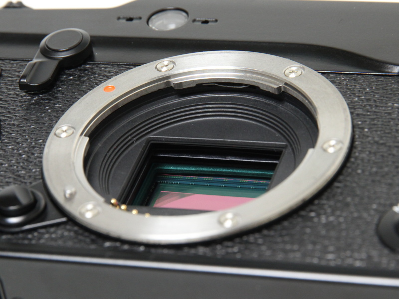 <b>Xマウントを採用</b>