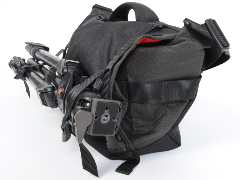 <b>三脚を取り付けたところ</b>