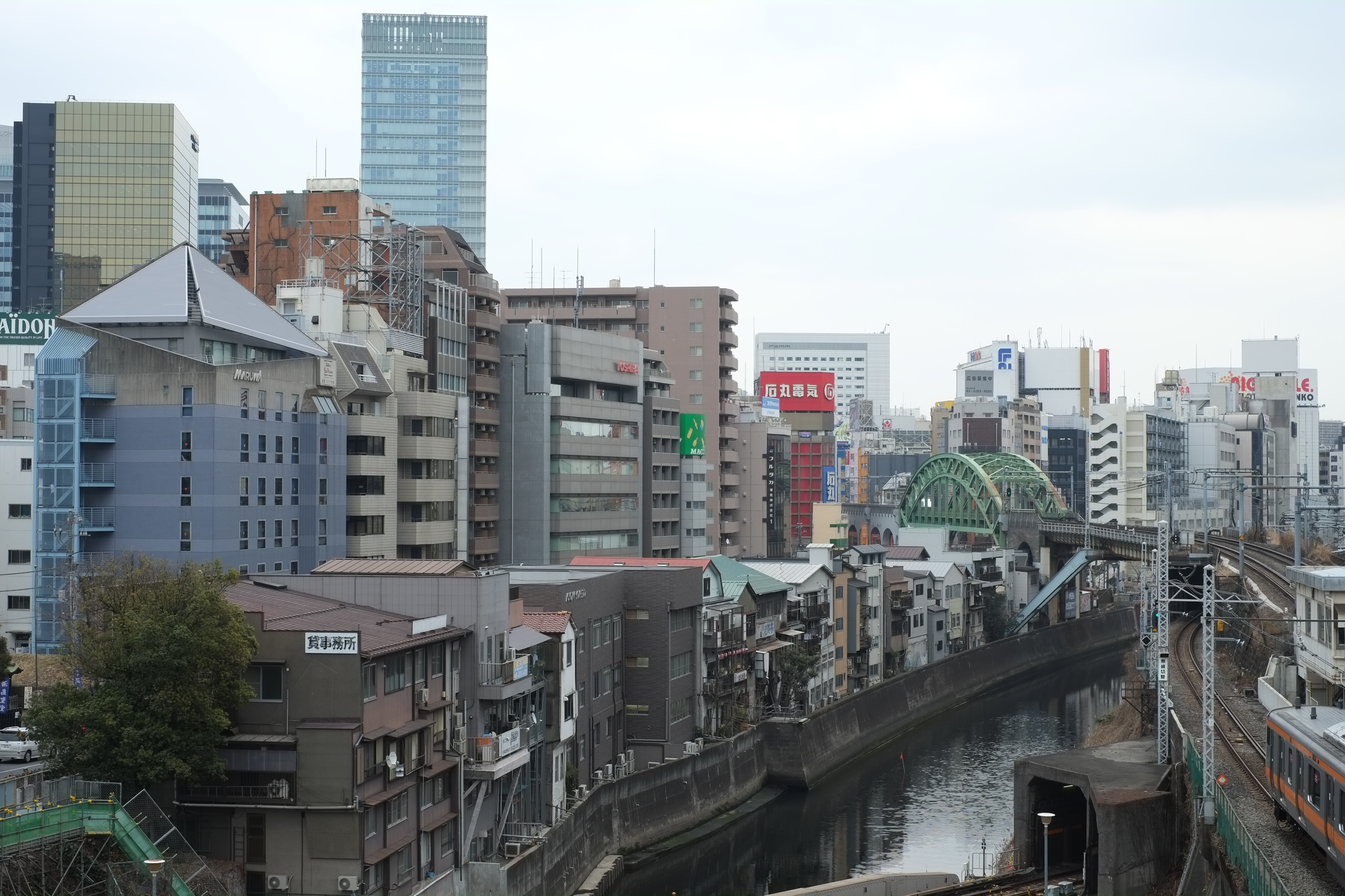 <b>フィルムシミュレーション:PROVIA / FUJIFILM X-Pro1 / 5.0MB / 4,896×3,264 / 1/50秒 / F8 / +0.7EV / ISO200 / WB:オート / 35mm</b>