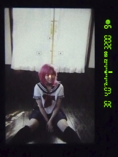 <b>中央のAFフレームをまず顔に合わせる</b>