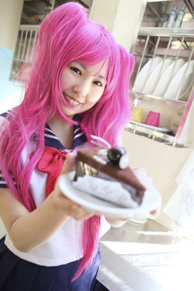 <b>EOS 5D Mark II / EF 24-70mm F2.8 L USM / 1/100秒 / F4 / +1.3EV / ISO400 / 絞り優先AE / WB：オート / 28mm</b>