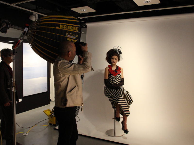 <b>店内では茂手木秀行氏による撮影デモも実施。撮影した画像を店内のMacで確認できた</b>