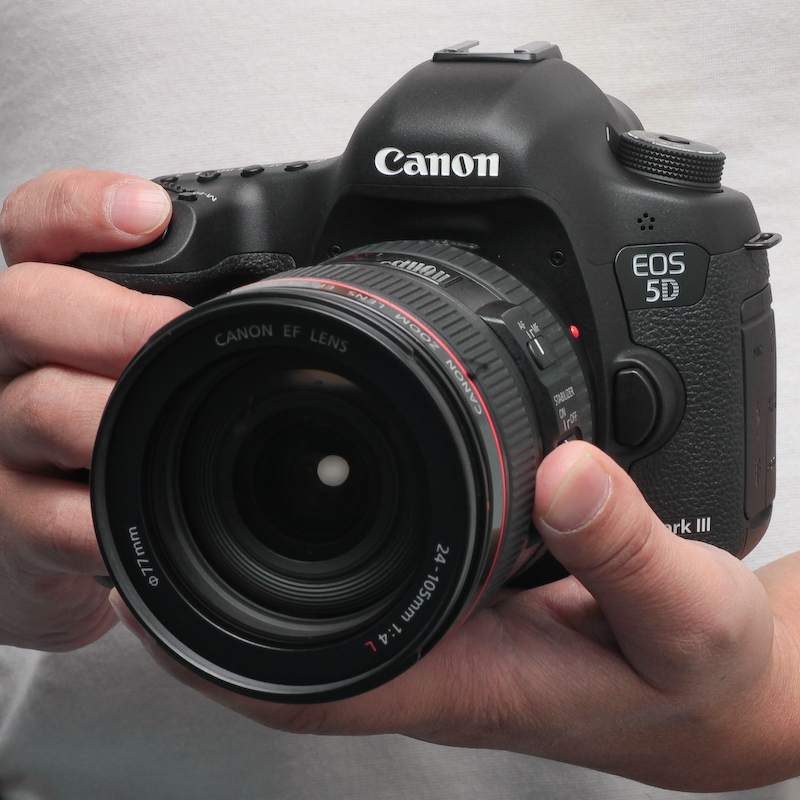 <b>EOS 5D Mark III。EF 24-105mm F4 L IS USMを装着したところ</b>