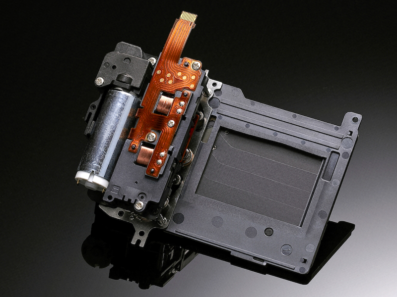 <b>シャッター耐久は15万回</b>