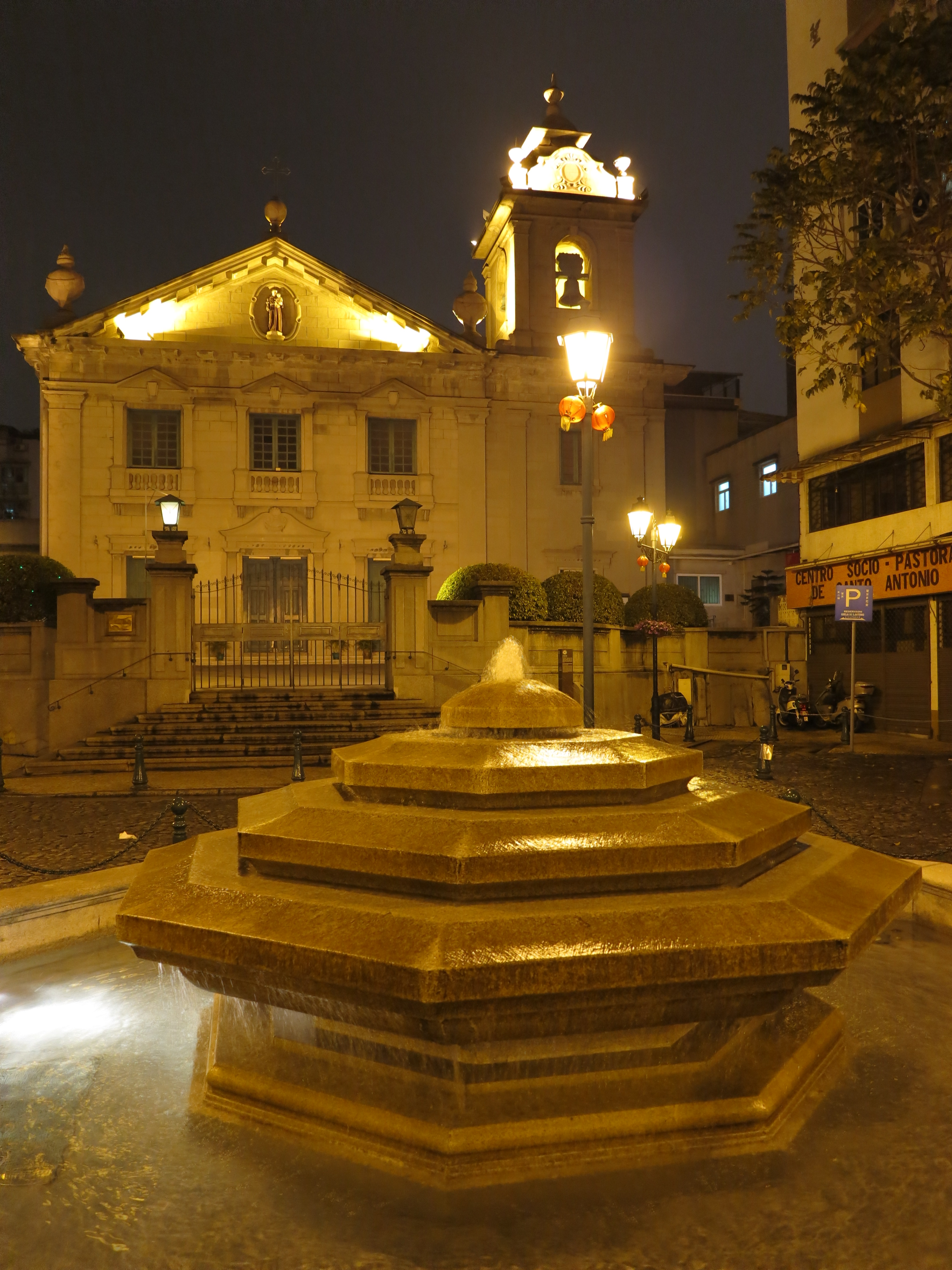 <b>PowerShot G1 X / 約2.8MB / 3,264×4,352 / 1/60秒 / F2.8 / 0.0EV / ISO3200 / WB:オート / 15.1mm / 撮影モード:手持ち夜景</b>