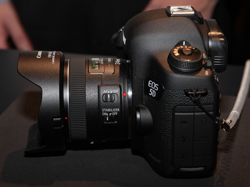 <b>EF 24mm F2.8 IS USMの装着例</b>